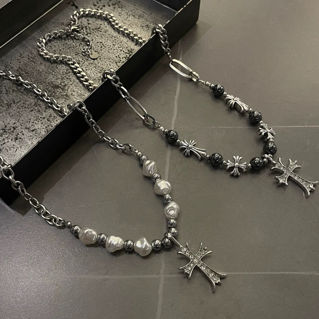 Cross Kette mit Perlen & Strass