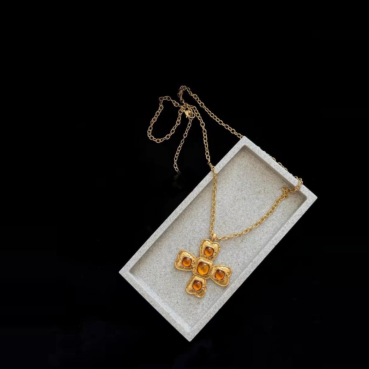 AHS Kreuzkette Gold